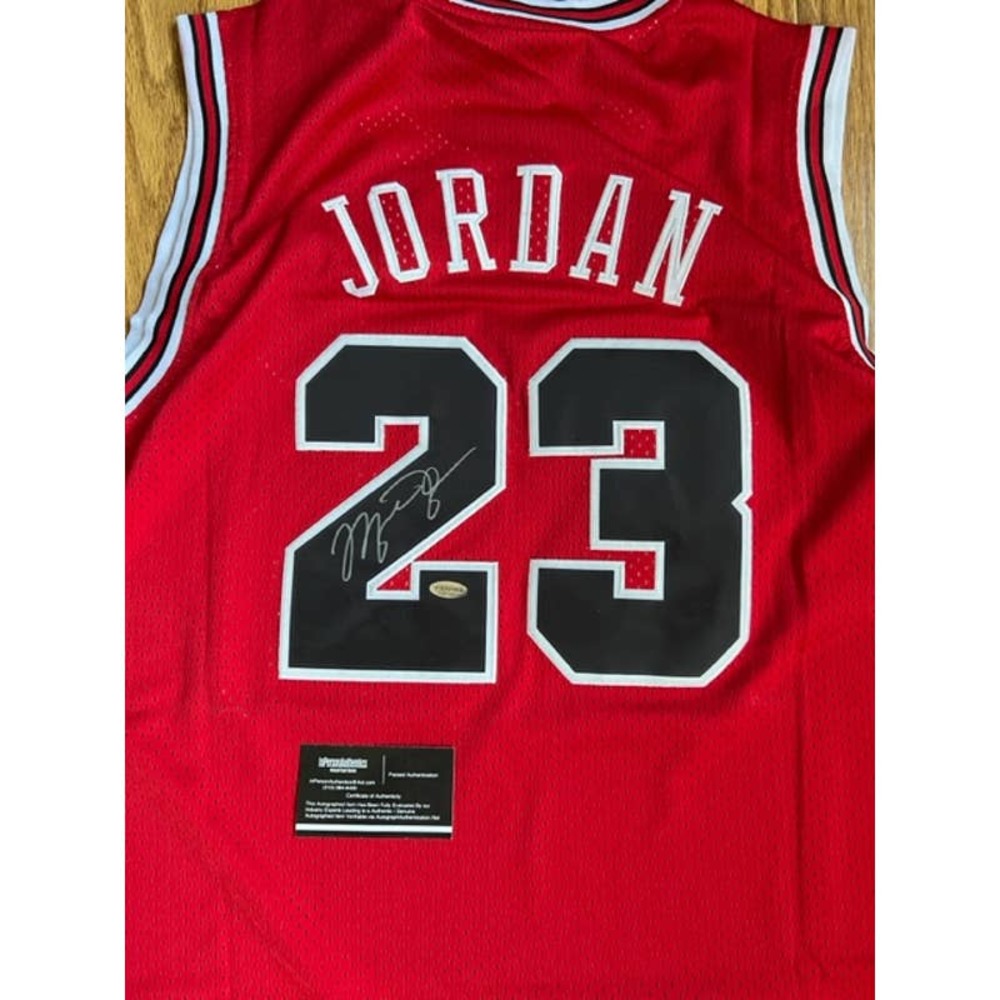 Michael Jordan Autographed Chicago Bulls XXL Jersey with COA